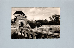 Saint-Martin-de-Ré (17) : Une Des Anciennes Portes De La Citadelle - Saint-Martin-de-Ré