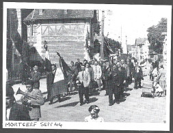 1996  --  MORTCERF . DEFILE EN SEPTEMBRE 1944 . 4B012 - Ohne Zuordnung