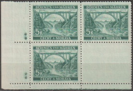 096/ Pof. 45, Green; Corner 4-block, Plate Marks ++ - Unused Stamps