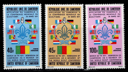 CAM-01- CAMERUN - 1973 - MNH -SCOUTS- SCOUT EMBLEM AND FLAGS - Kamerun (1960-...)