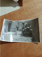 561 // PHOTO ANCIENNE AUTOMOBILE ET FAMILLE  11 X 6 CMS - Coches