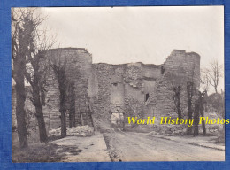 Photo Ancienne - COUCY Le CHATEAU ( Aisne ) - Porte Ancienne - Vers 1918 1919 - Aisne Fort Remparts Fortifications - Guerre, Militaire