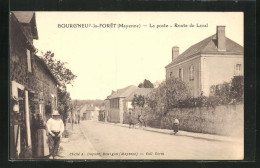CPA Bourgneuf-la-Forét, La Poste, Route De Laval  - Laval