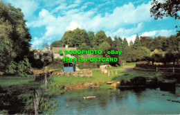 R523614 Gloucestershire. Upper Slaughter. Postcard - Monde