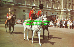 R523452 H. M. The Queen And H. R. H. Prince Philip - Mondo
