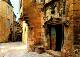 27-4-2024 (3 Z 15)  France - Sarlat (pays De La Truffe) Porte D'hotel - Sarlat La Caneda