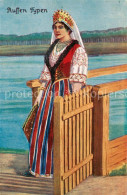 73819158 Russland  Russia RU Russin In Tracht  - Russland