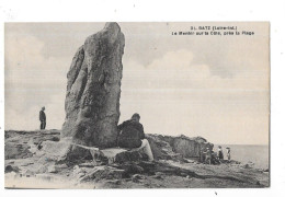 BATZ - 44 - Le Menhir Sur La Cote Près La Plage - TOUL 7 - - Batz-sur-Mer (Bourg De B.)