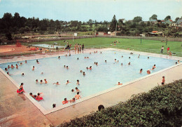 28 AUNEAU LA PISCINE - Auneau