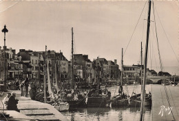 44 LE POULIGUEN LE PORT ET LE QUAI JULES SANDEAU - Le Pouliguen