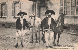 44 GUERANDE DES PALUDIERS EN COSTUME DE FETE - Guérande