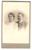 Fotografie Herm. Sommer, Hamm I. W., Bahnhofstr. 15, Ehepaar In Hübscher Kleidung  - Anonymous Persons