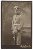 Fotografie Rich. Huth, Bautzen, Soldat Im Kgl. Sächs. Karabiner Regt. In Uniform Mit Säbel  - War, Military
