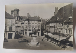 LANGRES 52 Place Diderot Avec Auto .1965 - Langres