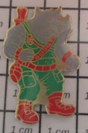 3417 Pin's Pins / Beau Et Rare : ANIMAUX / RHINOCEROS FEROCE PERSONNAGE DES TORTUES NINJAS - Animals