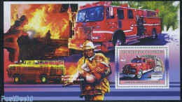 Guinea, Republic 2006 American Fire Truck S/s, Mint NH, Transport - Automobiles - Fire Fighters & Prevention - Voitures