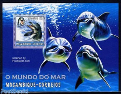 Mozambique 2002 Dolphins S/s, Mint NH, Nature - Sea Mammals - Mozambique