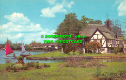 R525258 Norfolk Broads. The River Bure At Wroxham - Monde