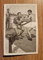 19352.  Fotografia D'epoca Uomini Boxe Muscoli Al Porto Aa '50 Italia - 9x6 - Personas Anónimos