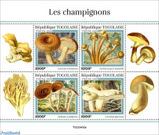 Togo 2022 Mushrooms, Mint NH, Nature - Mushrooms - Paddestoelen