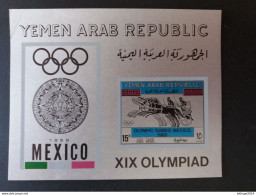 YEMEN يمني SUMMER OLYMPICS MEXICO 1968 CAT MICHEL BLOCK N.72 (749) SILVER IMPERF SHEET MNH $ - Yemen