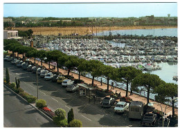 Royan - Le Port De Plaisance Et La Plage - Royan