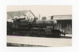 Photo Locomotive PLM 140 ? Gare Sud Est France Train Chemin Chemins Fer Compagnie Motrice Vapeur Paris Lyon Méditerranée - Trenes