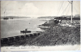 29 - BREST - Le Sémaphore Et Le Goulet - Brest