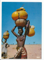 CPSM 10.5 X 15 Carte Envoyée Du Tchad  Afrique En Couleurs  Retour Du Marché   Jeune Fille Seins Nus Et Son Chargement * - Tsjaad