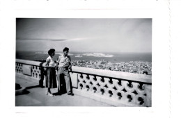 Ref 1 - Photo + Négatif : Personne Sur Terrasse De Notre Dame De La Garde , Marseille  - France . - Europe