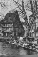 COLMAR : Le Lavoir Et La Place De La Sinn - Colmar