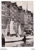 14 HONFLEUR N°3235 Quai Ste Catherine Bateau VOIR 2 ZOOMS Dyna Panhard Citroën Traction Renault 4CV VOIR DOS - Honfleur