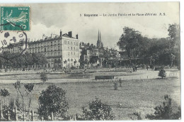 [64] Pyrénées-Atlantiques >  Bayonne Le Jardin Public Et La Place D'armes - Bayonne