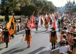 13197942 Interlaken BE Fahnengruppe  Interlaken BE - Otros & Sin Clasificación