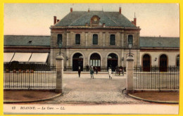 CPA ROANNE La GARE Animée - Roanne