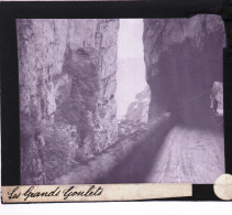 PLAQUE DE VERRE Photo - Les Alpes - Le Vercors - Les Grands Goulets -   Année  1890 - Glass Slides