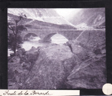 PLAQUE DE VERRE -  Photo  - Les Alpes -route De La BERARDE ( Saint-Christophe-en-Oisans )  - Année  1890 - Glasplaten