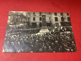 ️ SENONES. Militaria Cérémonie Au Monument Aux Morts. Carte Photo. - Senones