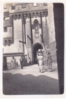 Photo Originale  - Juin 1937 -  Entrée Du Chateau De PIERREFONDS ( Oise ) - Lugares