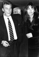 JOHNNY HALLYDAY 1990 MARIAGE A SAINT TROPEZ AVEC ADELINE PHOTO DE PRESSE ORIGINALE 21X15CM - Personalidades Famosas