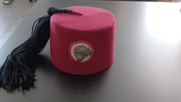 Raro Fez Di Polizia Coloniale Italiana/ Rare Fez De Police Coloniale Italienne - Cascos