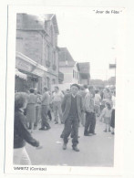 CPSM / CPM 10.5 X 15 Corrèze VARETZ "Jour De Fête" "Le Bourg" - 20 Mai 1990 La Fête Bat Son Plein Photo André Roque - Autres & Non Classés