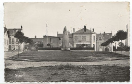 X121365 MARNE FISMES MONUMENT AUX MORTS ET LA PLACE - Fismes