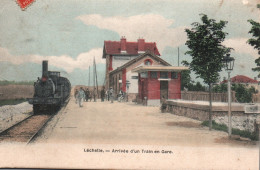 Léchelle (Seine-et-Marne) L'arrivée D'un Train En Gare - Carte A. Berger Colorisée De 1908 - Stations - Met Treinen