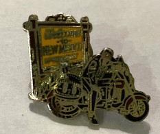 PINS  JOHNNY HALLYDAY / WELCOME TO NEW MEXICO / Base Argentée / 33nat - Berühmte Personen