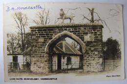 ROYAUME-UNI - ANGLETERRE - LINCOLNSHIRE - HORNCASTLE - Scrivelsby - Lion Gate - 1956 - Andere & Zonder Classificatie