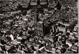 STRASBOURG. -  Vue Aérienne : Cathédrale Et Lycée.   -   Non Circulée   Photo Aérienne - Strasbourg