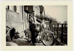 Ref 1 - Photo + Négatif : Homme à Moto , Environs De Reims - France  . - Europe