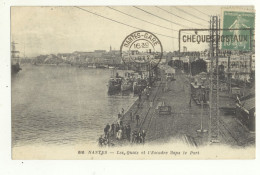 44/ CPA A - Nantes - Les Quais Et L'Escadre Dans Le Port - Nantes