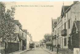 44  LE POULIGUEN - LA RUE DE LA GARE - Le Pouliguen